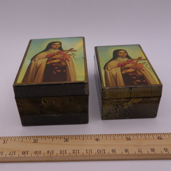 Set of Four Boxes w/ depictions of St Therese Virgen Milagrosa & Heart of Mary - Picture 4 of 16